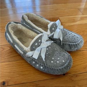 Ugg Australia Women Dakota Sunshine Gray Slipper Moccasin